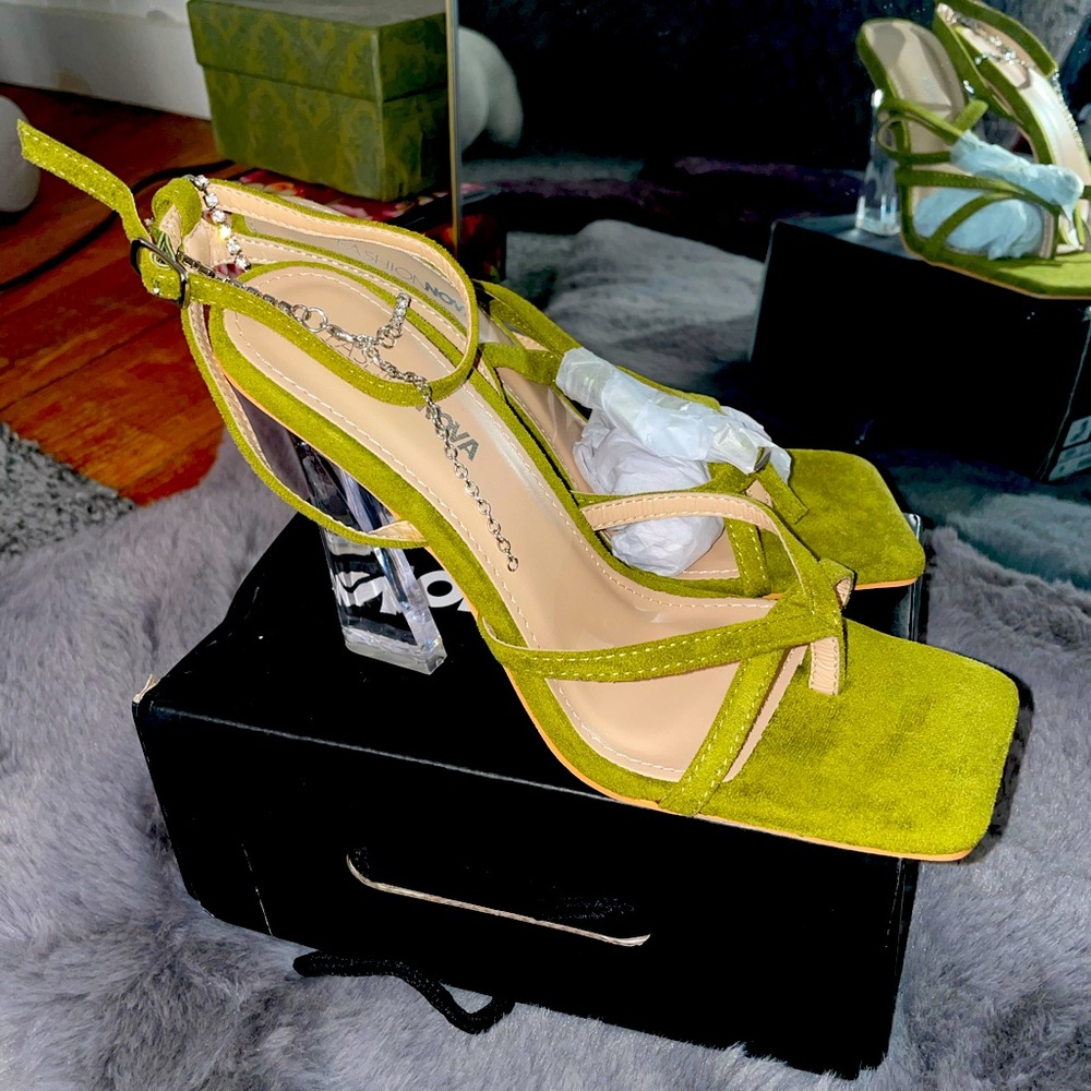 Fashion Nova strapping sandal heels, NWT - women’s size 8.